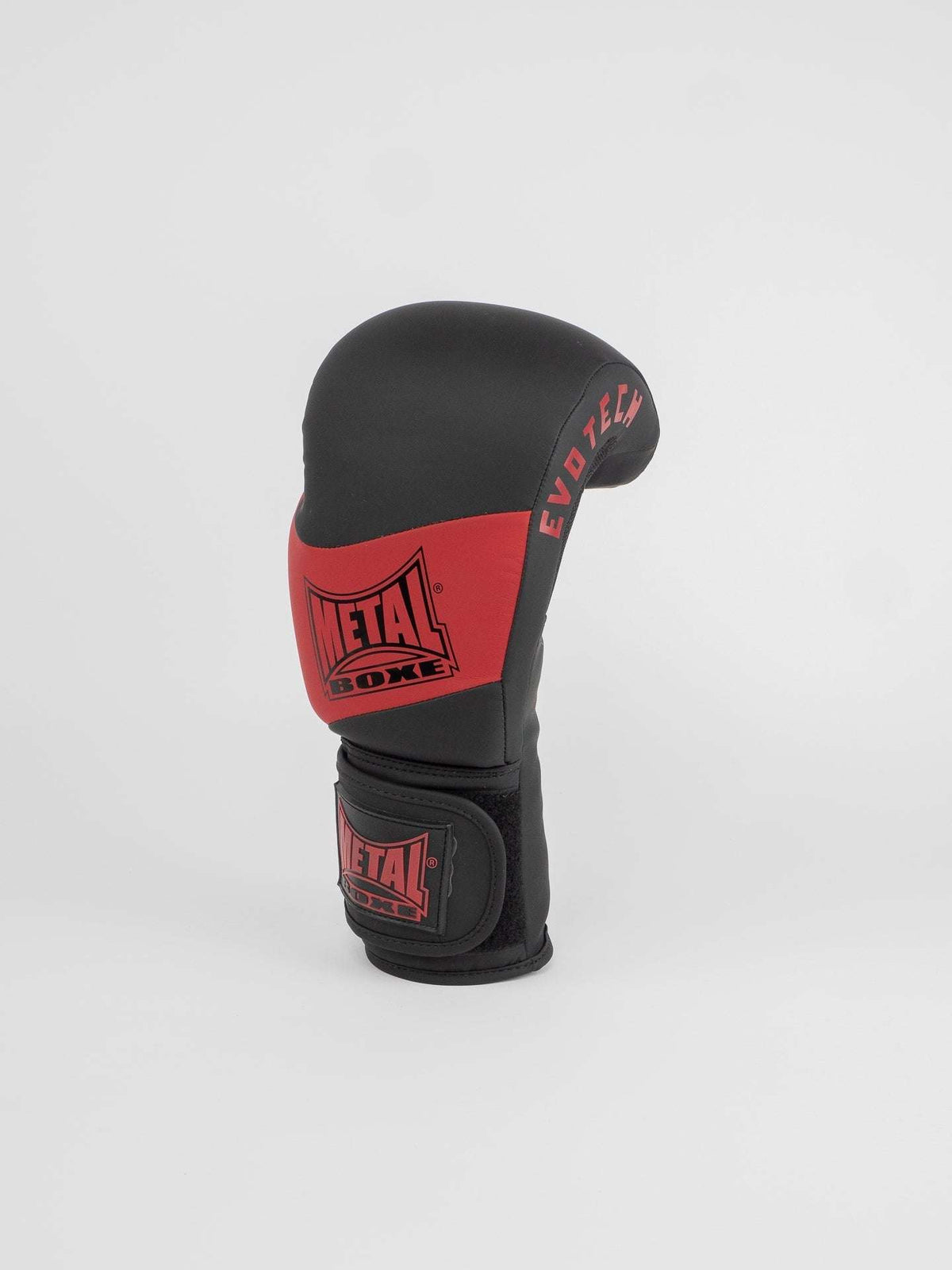 Gants de boxe EV1 Metal Boxe noir et rouge avec mousse haute densité et fermeture velcro large.