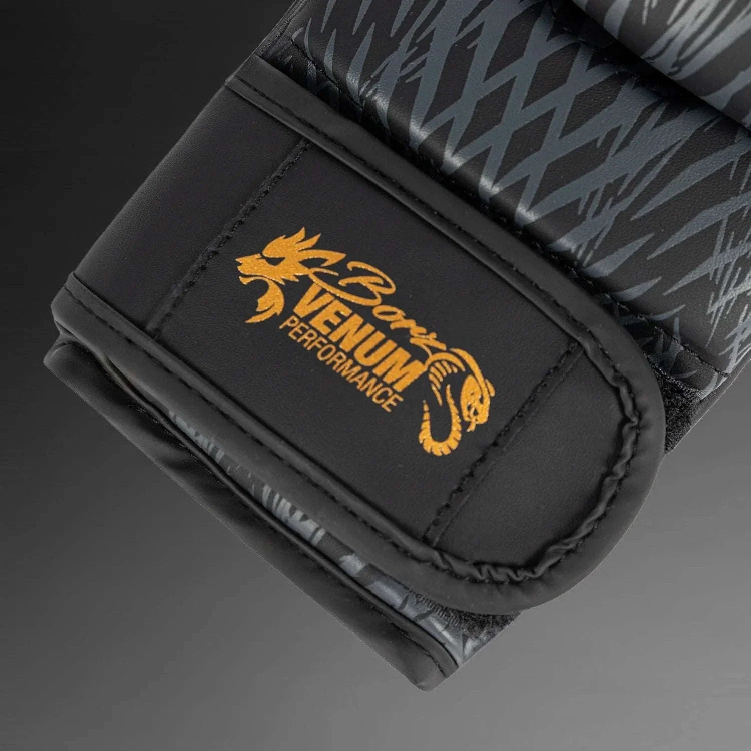Gants de sparring Venum x Chimaev Wild Borz noir et or en cuir premium pour protection et puissance