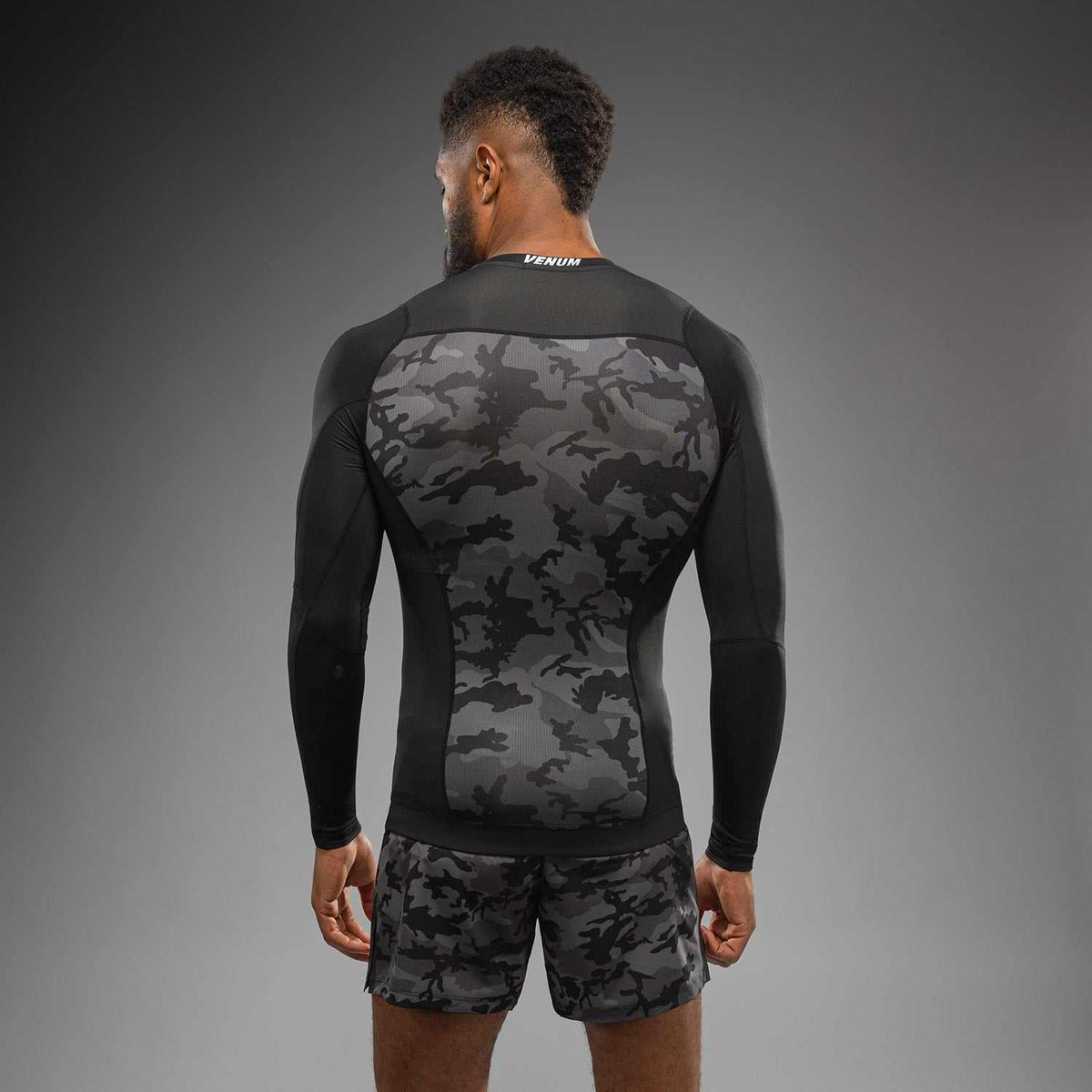 Rashguard manches longues noir gris Venum x Polaris pour grappling et MMA avec compression et protection