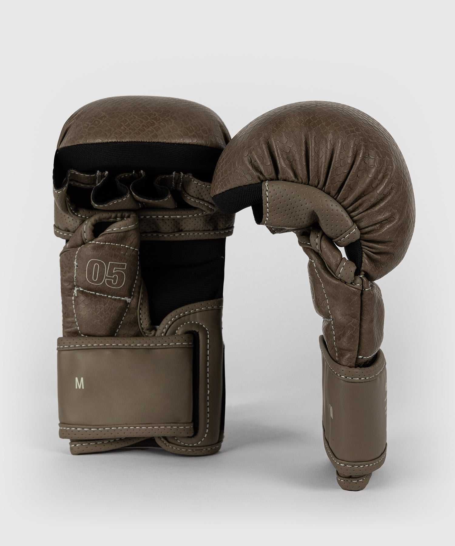 Gants de sparring MMA Venum Impact Evo Scales marron en cuir avec mousse multi-densité et fermeture velcro pour entraînement MMA