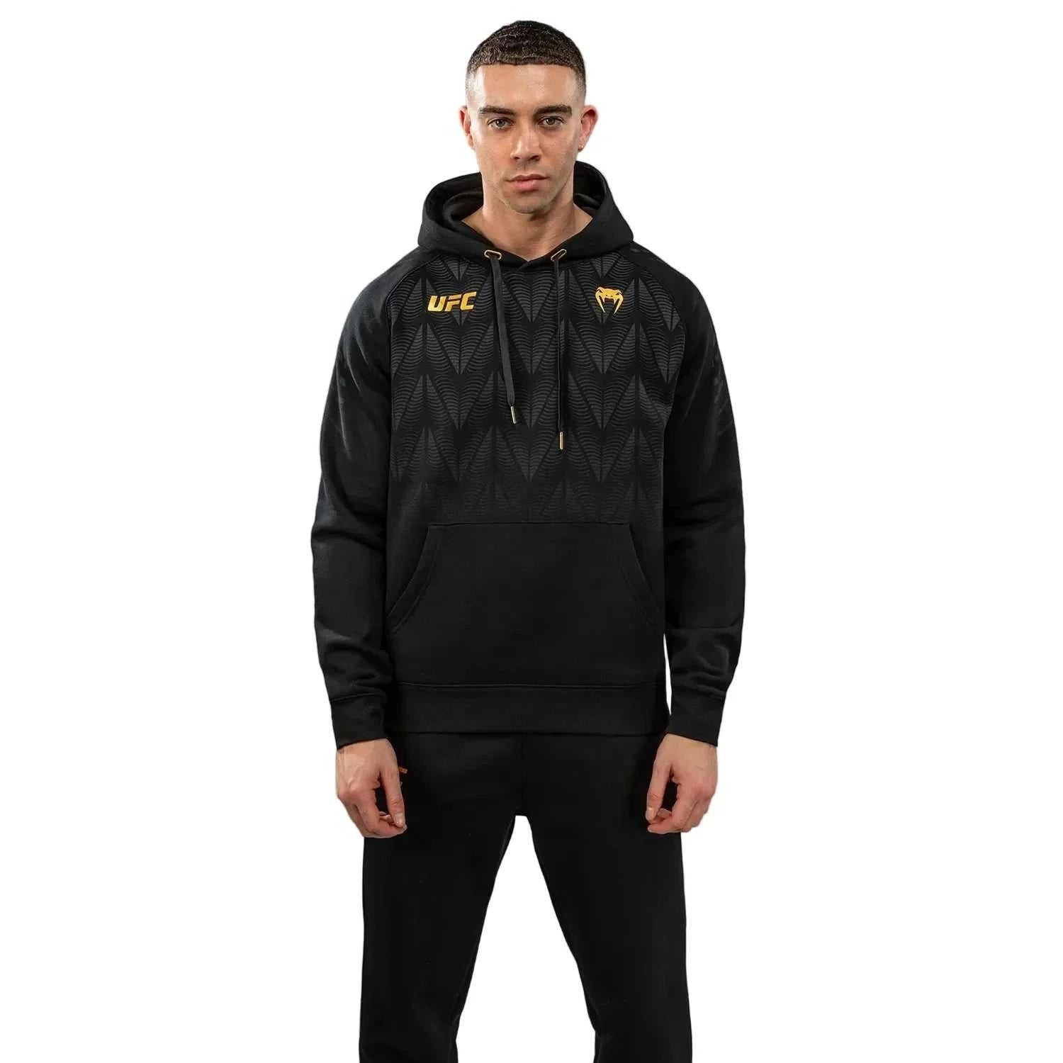 Hoodie Venum UFC Zenith Replica noir et or, confort et style premium pour entraînement MMA
