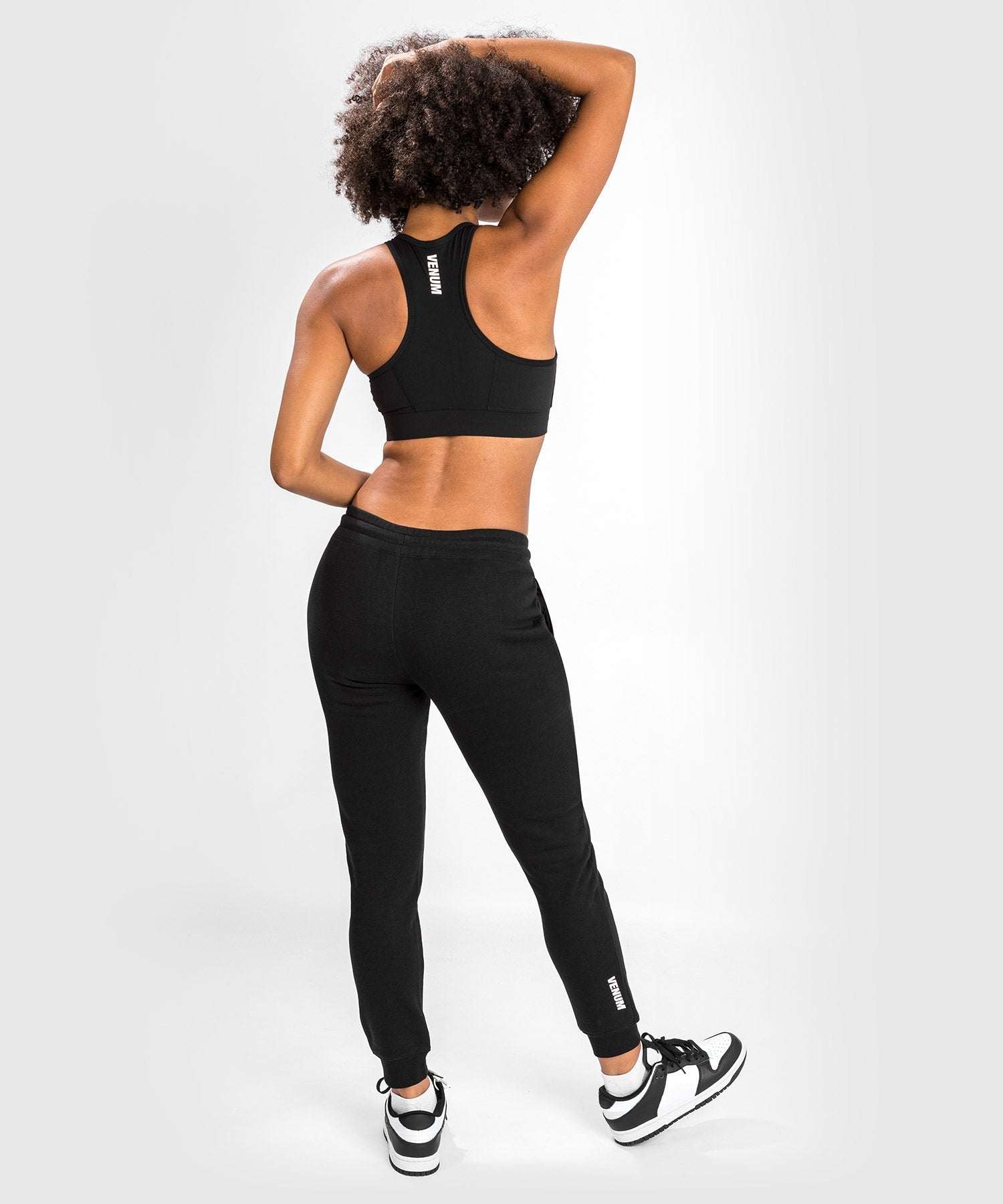 Pantalon de jogging Venum Essential noir confortable et polyvalent pour sport et quotidien