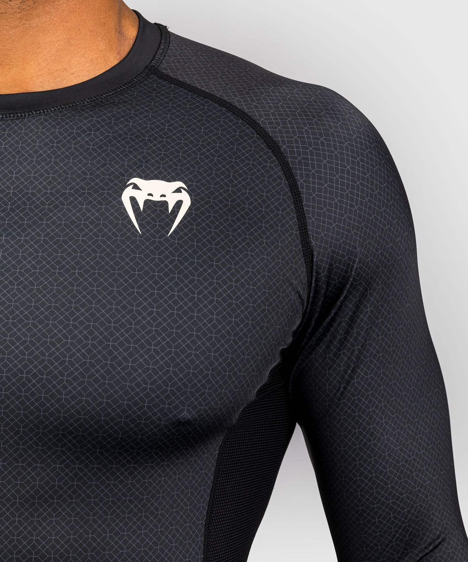 Rashguard manches courtes Venum x Roger Gracie Academy noir pour grappling et BJJ