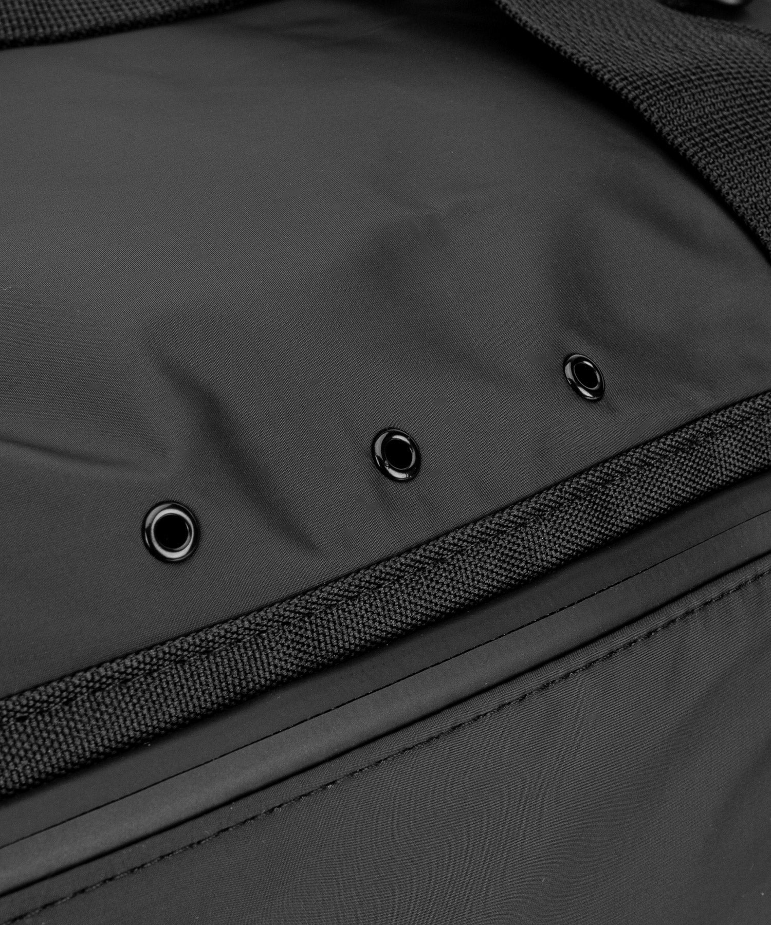 Poches latérales du sac de sport Venum Trainer Lite Evo noir blanc