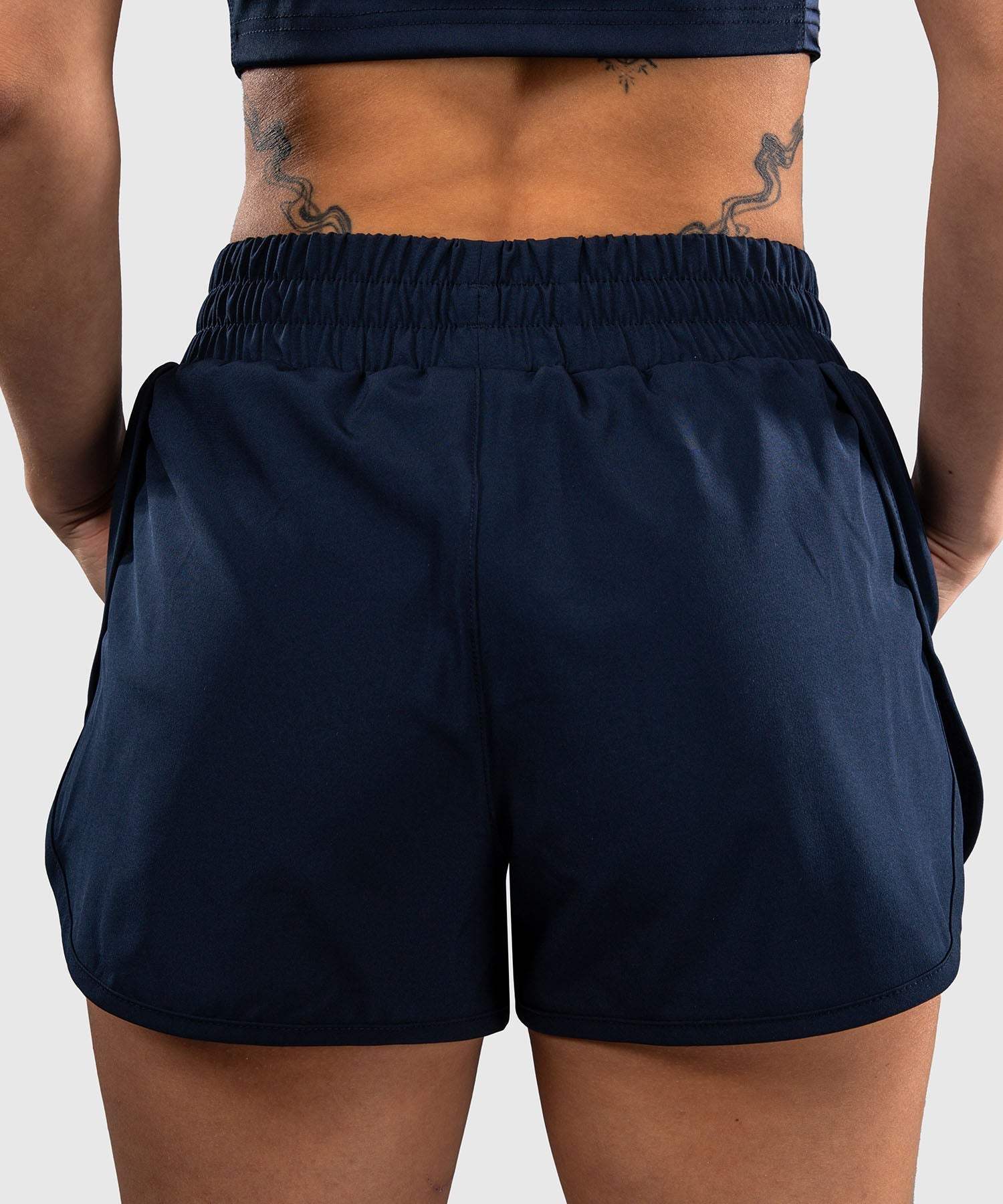Short d’entraînement femme Venum bleu marine léger et respirant pour training et cardio