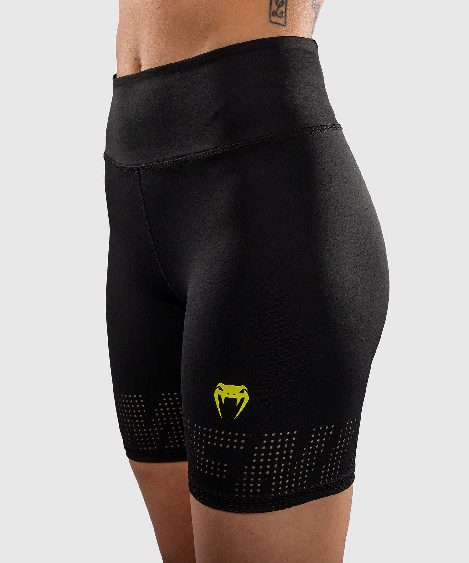 Short de Compression Venum Lazer pour femme noir et jaune, léger et respirant pour training intense