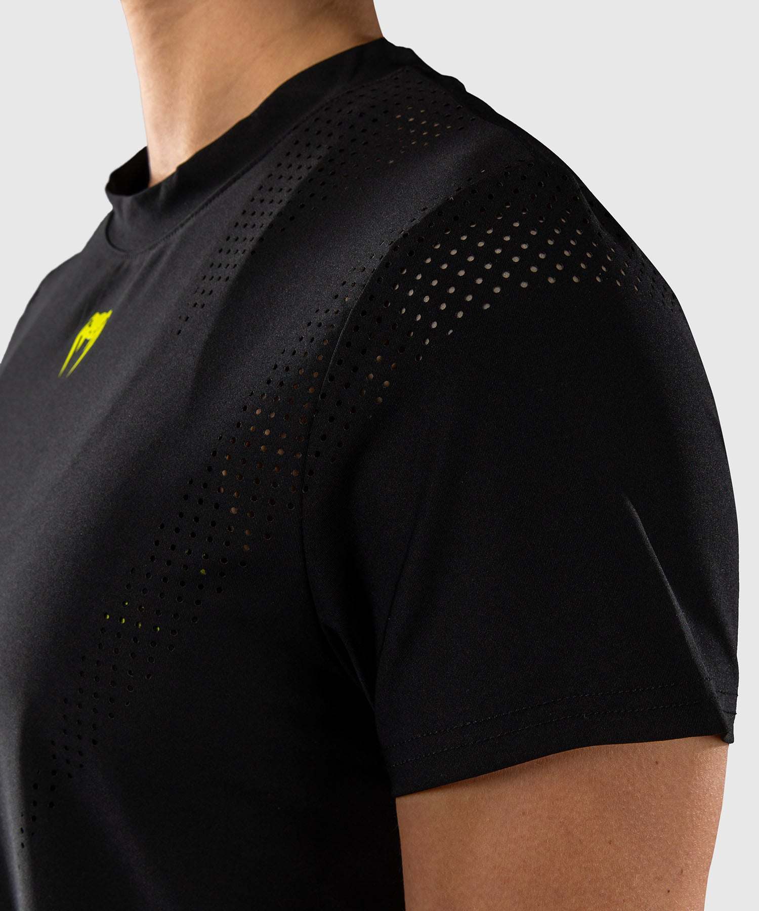 T-shirt Dry Tech femme Venum Noir Jaune confortable et sportif