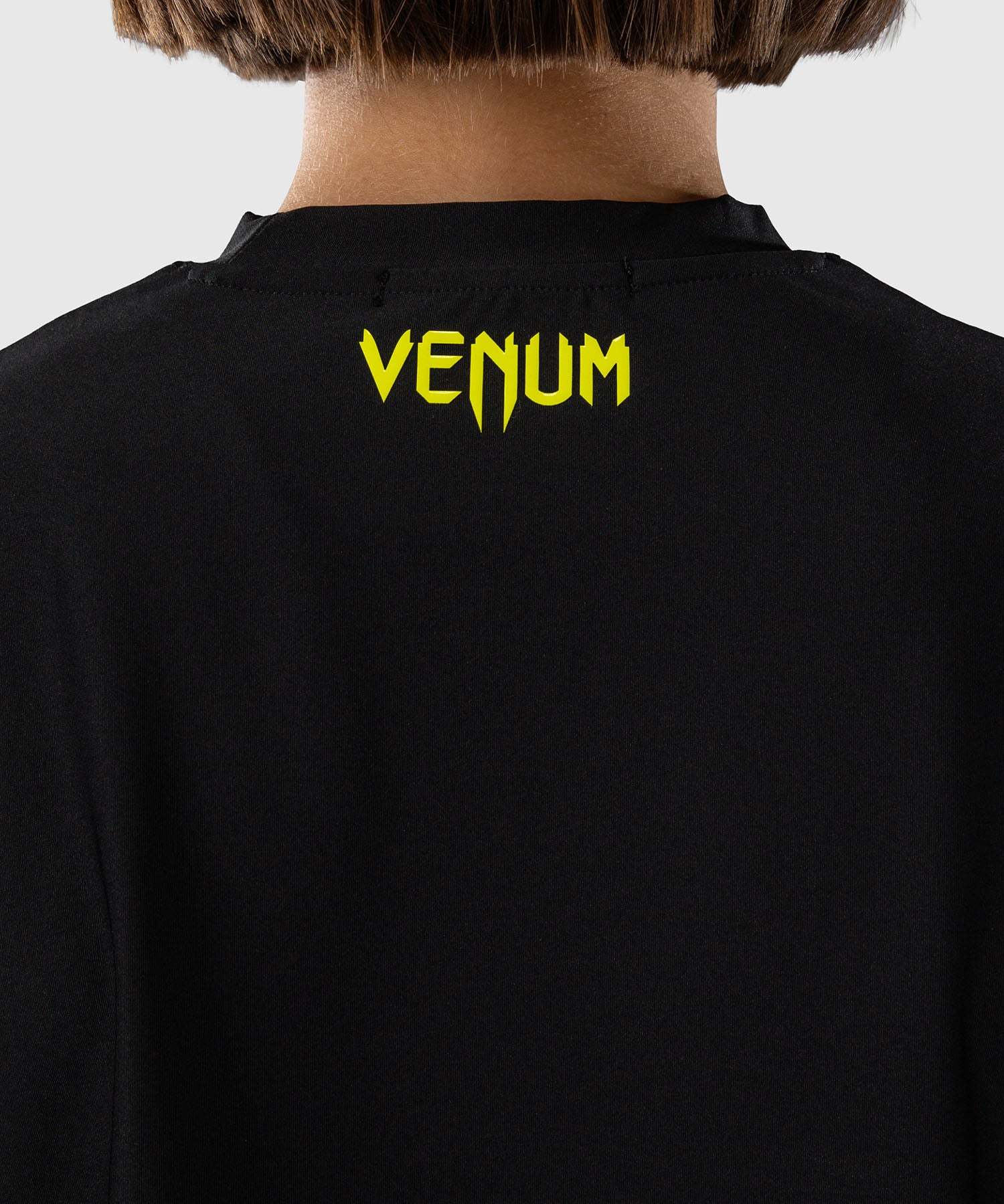 T-shirt Dry Tech femme Venum Lazer noir jaune confortable et sportif