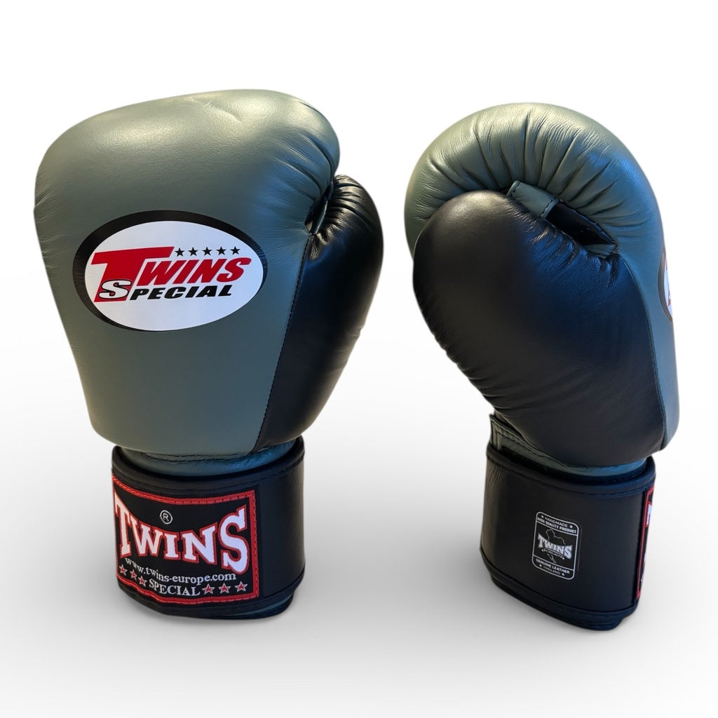Gants de boxe Twins Air coloris Noir Olive, paume en maille respirante