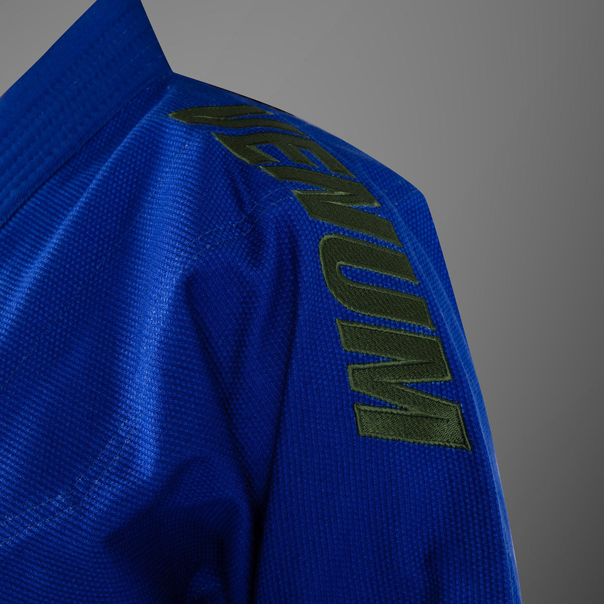 Détail du kimono de JJB Venum Contender Evo 2.0 bleu royal