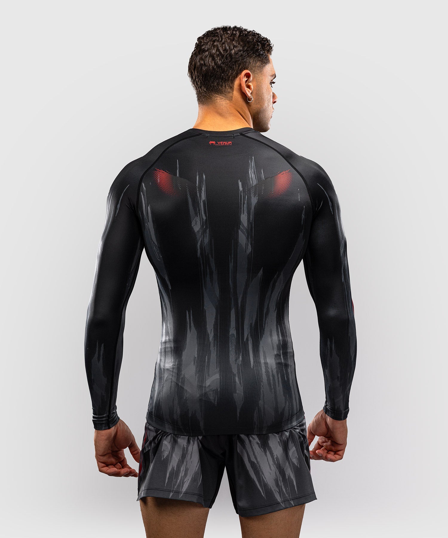 Rashguard Manches Longues Venum Demon Noir/Gris disponible à la Boutique des Arts Martiaux