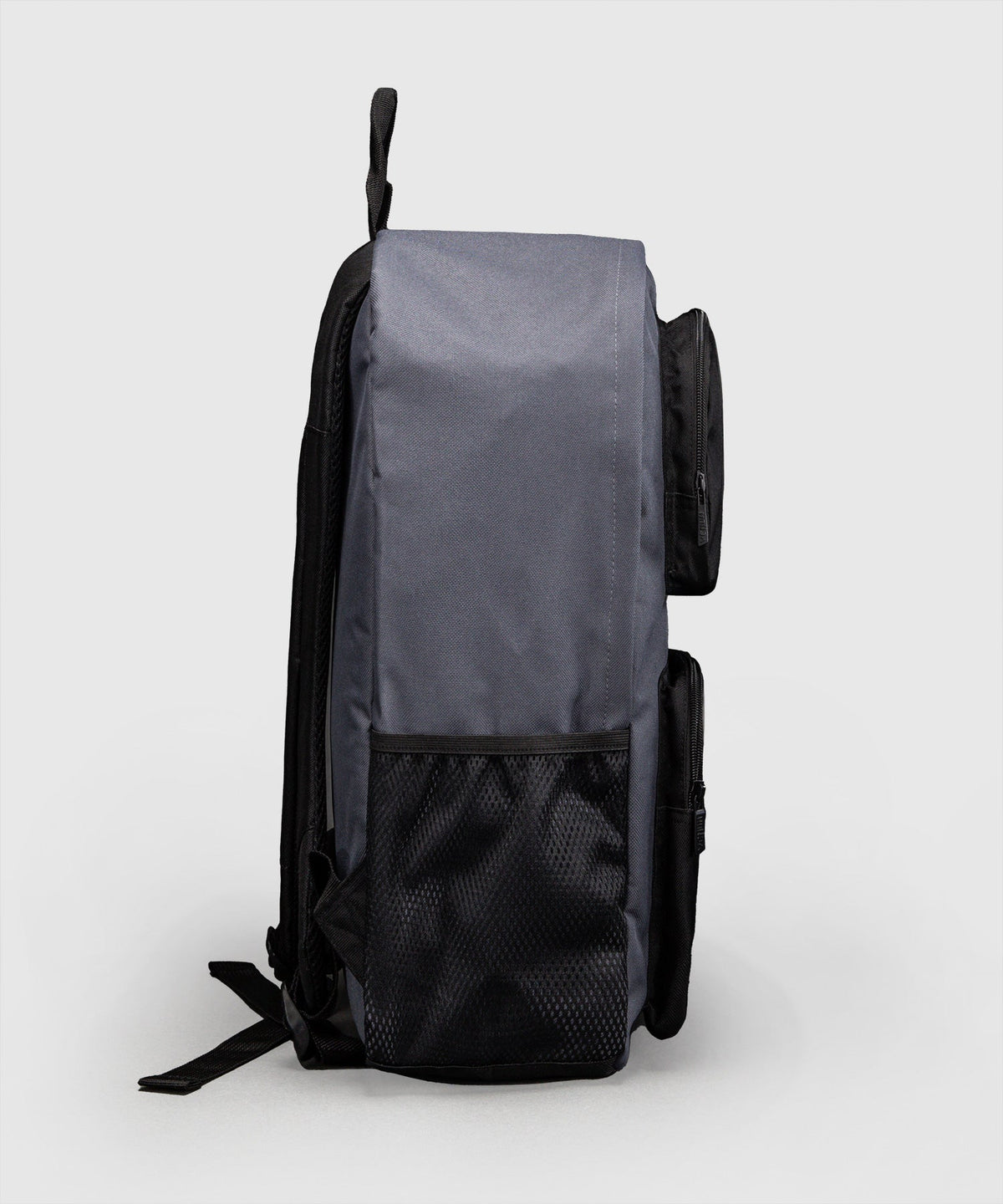 Sac à Dos Venum Essential 24L Gris/Noir disponible à la Boutique des Arts Martiaux