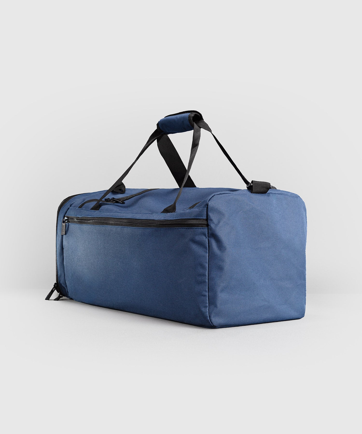 Sac de Sport Venum Essential 37L Bleu Marine disponible à la Boutique des Arts Martiaux