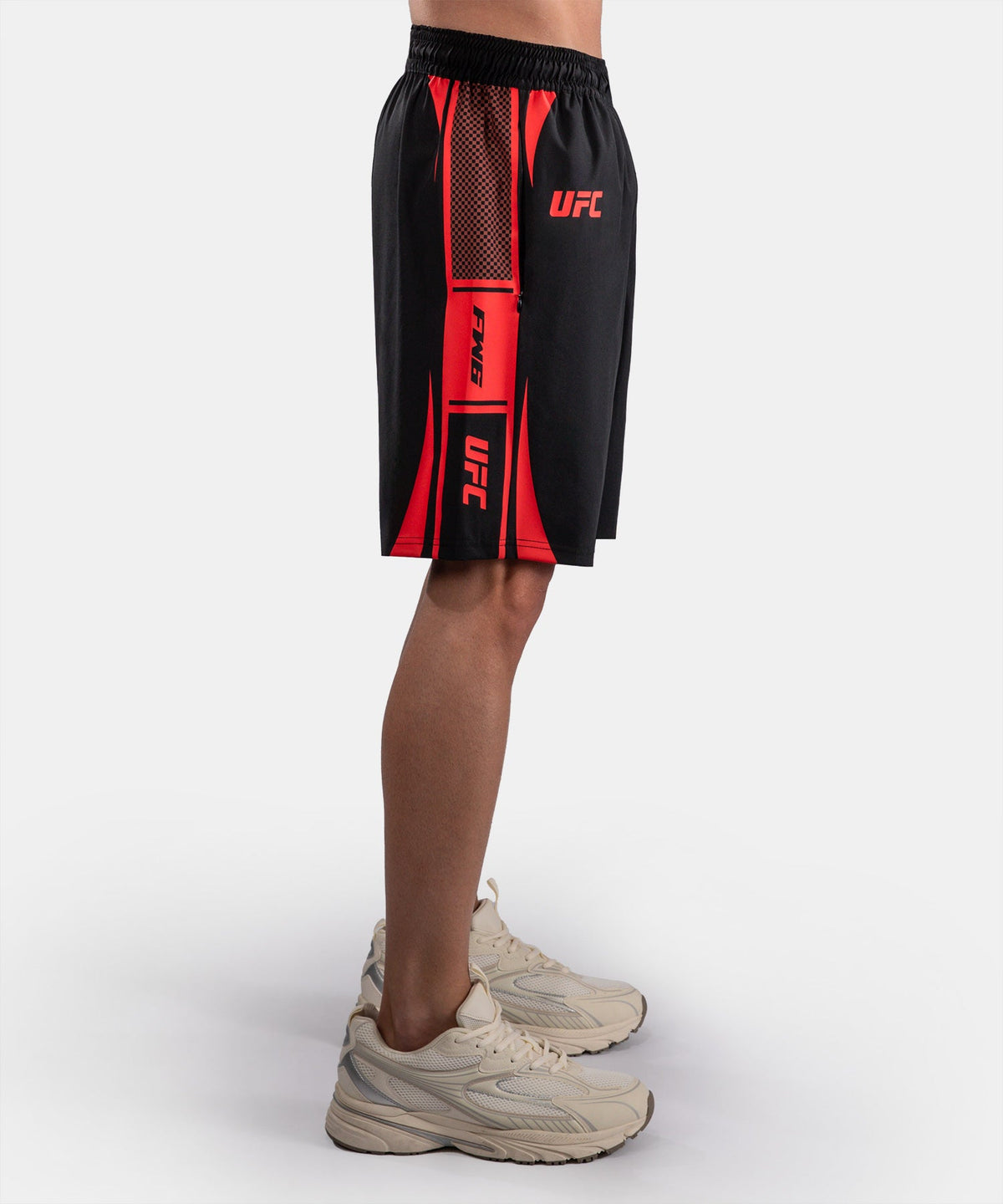 Short d'entraînement UFC Venum Fight Week Noir/Rouge, poches latérales zippées