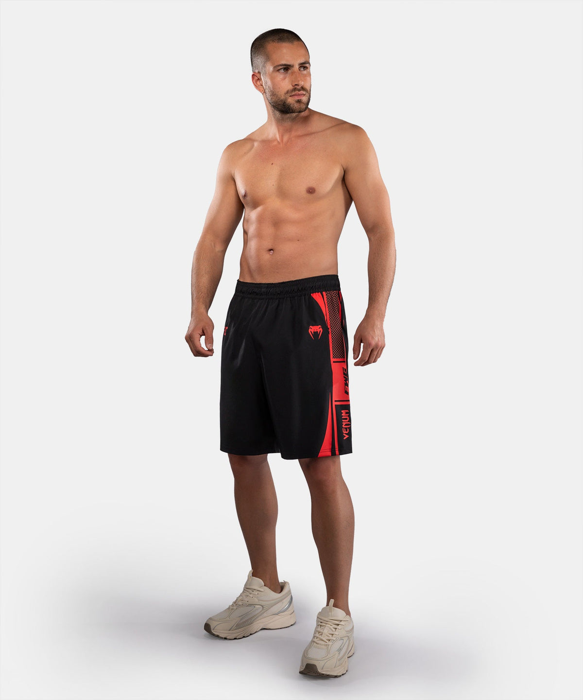 Short d'Entraînement UFC Venum Fight Week Noir/Rouge disponible à la Boutique des Arts Martiaux