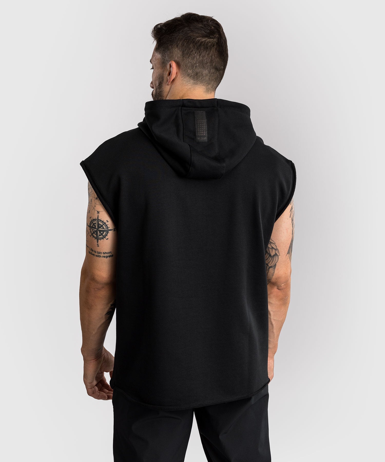 Sweat sans manches Venum VT Boxing noir et blanc porte a l entrainement