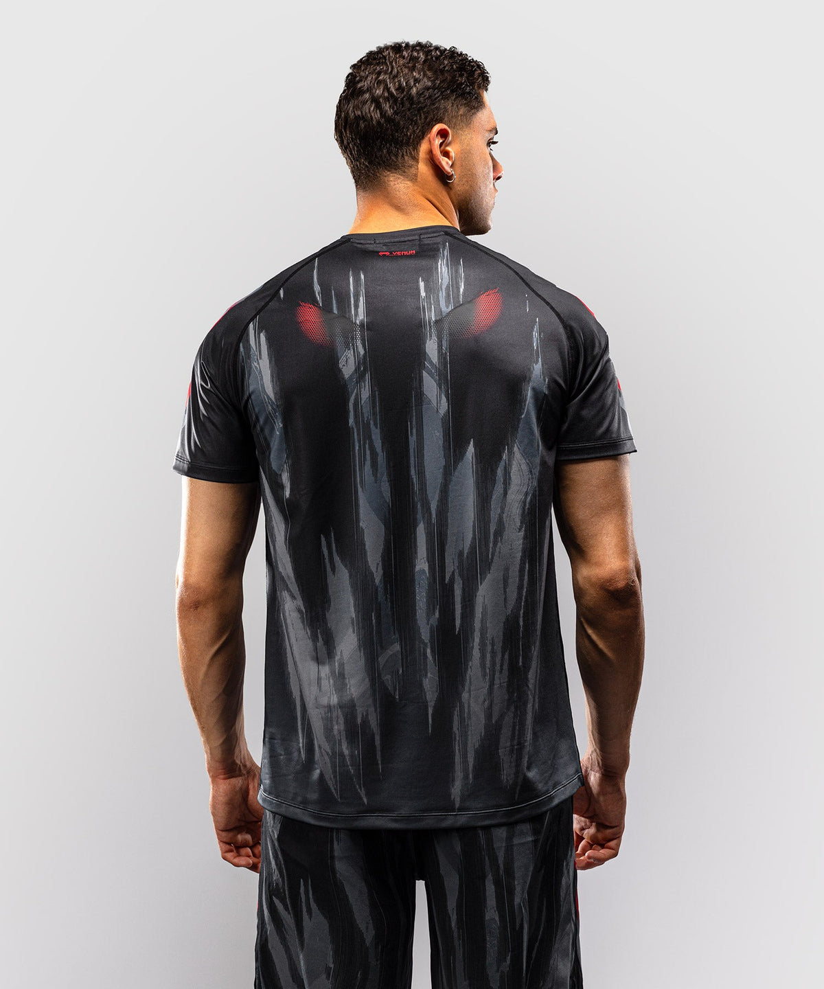 T-shirt Dry Tech Venum Demon Noir/Gris disponible à la Boutique des Arts Martiaux